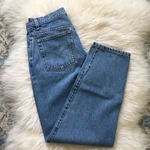 Vintage Levi’s | 550 relaxed tapered jeans | 28